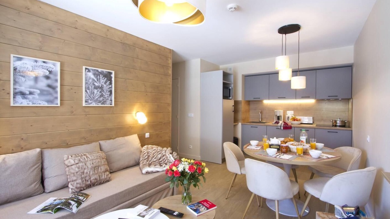 Photo of Livingroom in Eclose-Est
