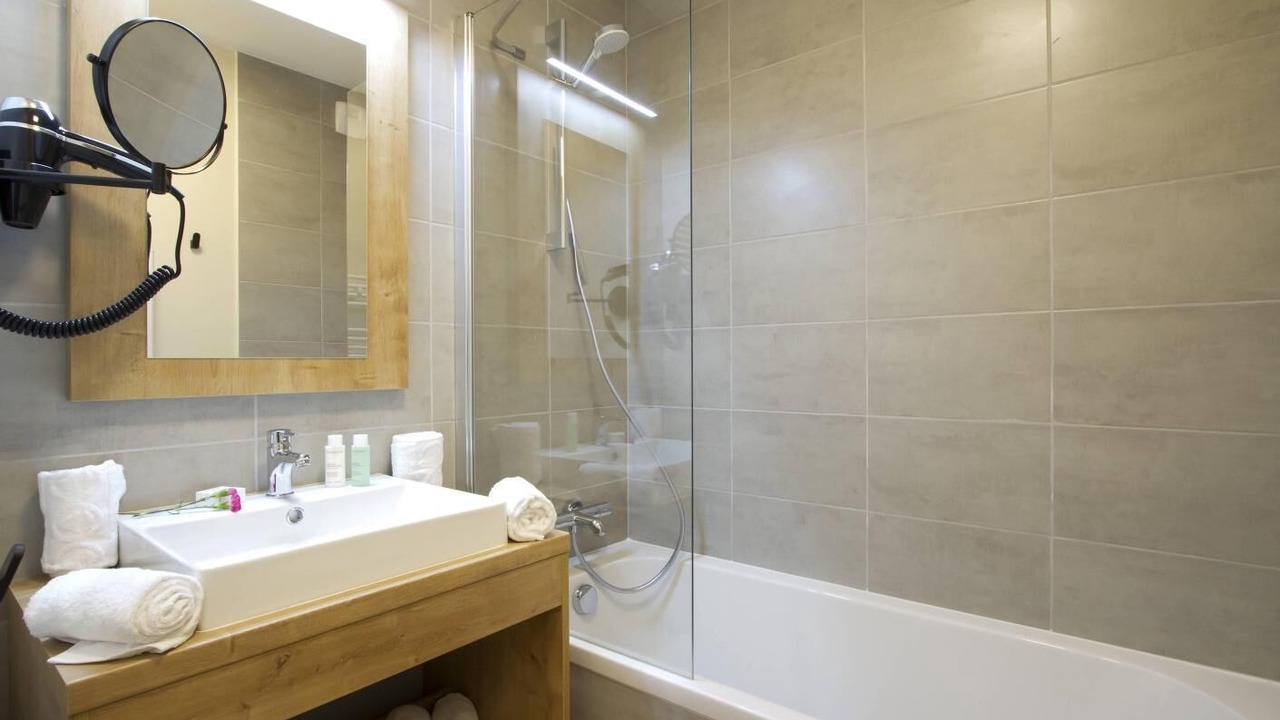 Photo of Bathroom in Eclose-Est