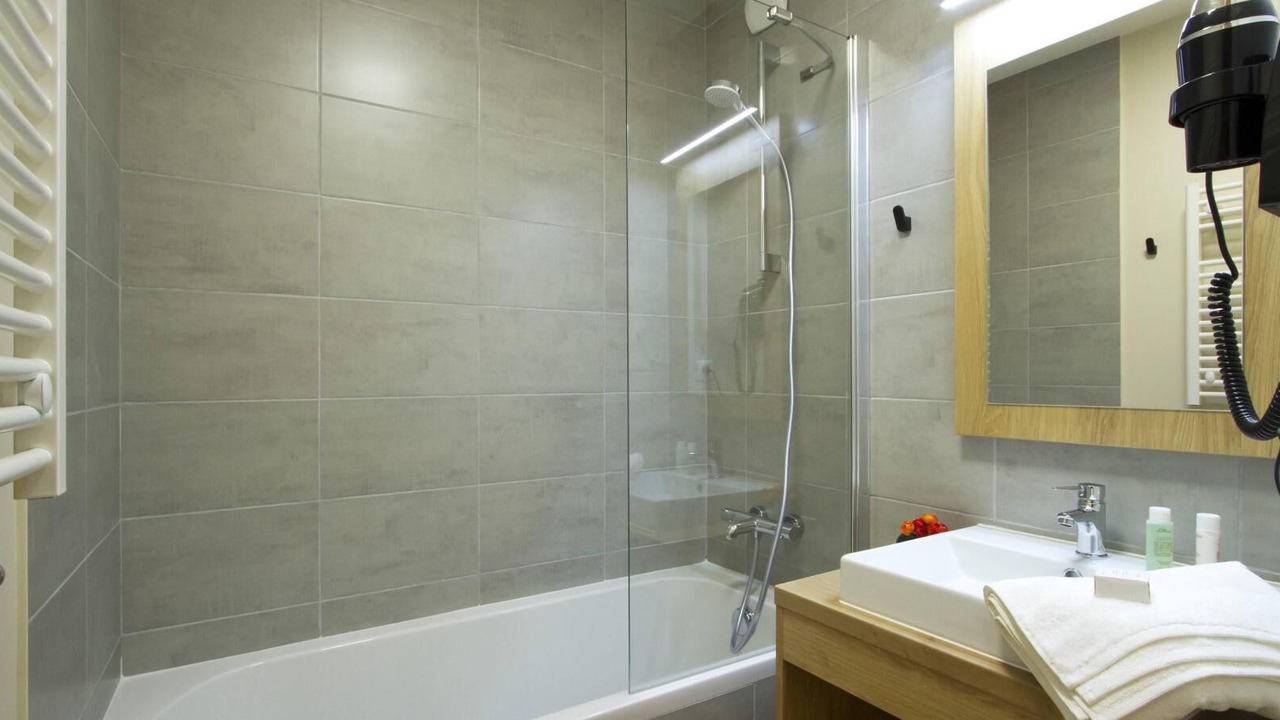 Photo of Bathroom in Eclose-Est