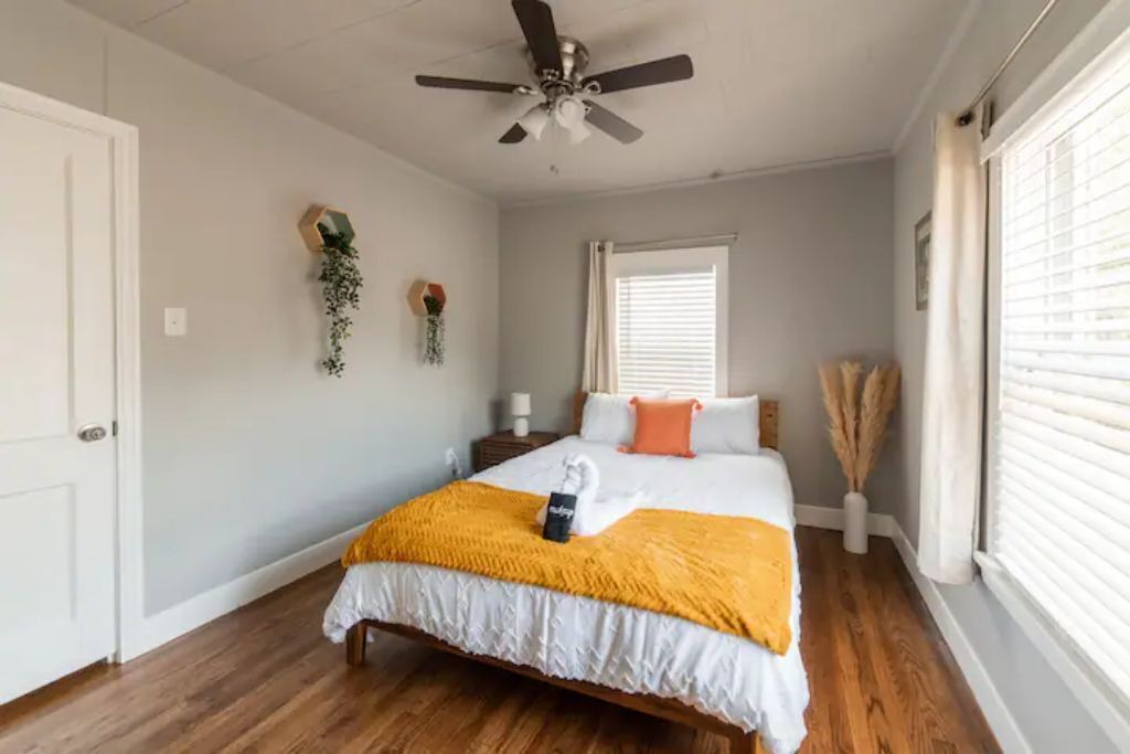 Photo of Bedroom in Benton