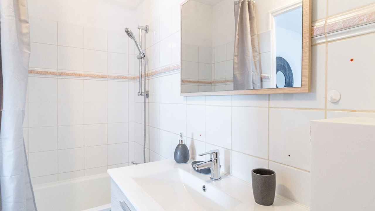 Photo of Bathroom in Treguier