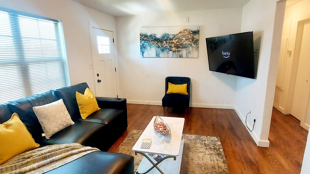 Photo of Livingroom in Central Oklahoma City