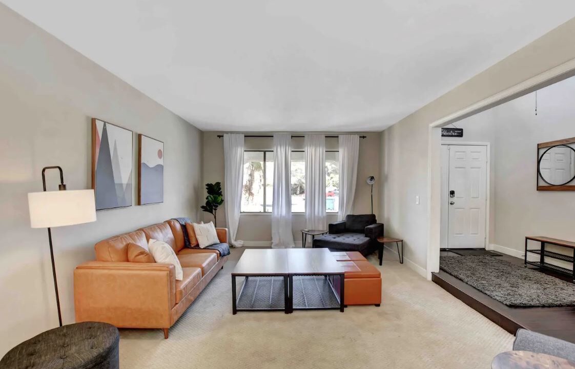 Photo of Livingroom in Green Valley North