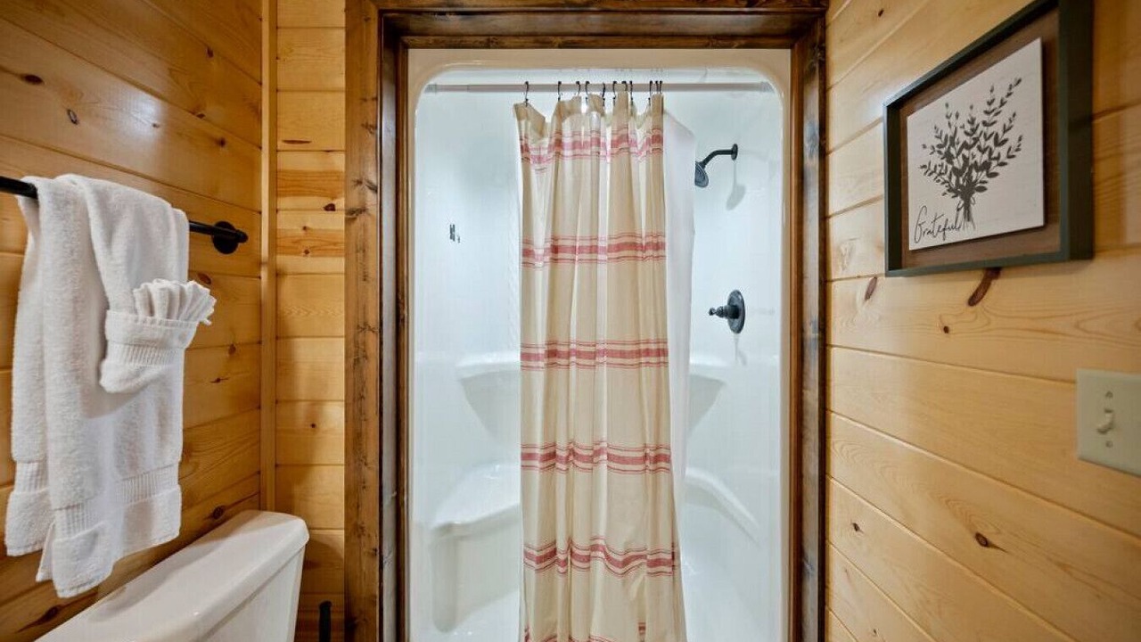 Photo of Bathroom in Broken Bow