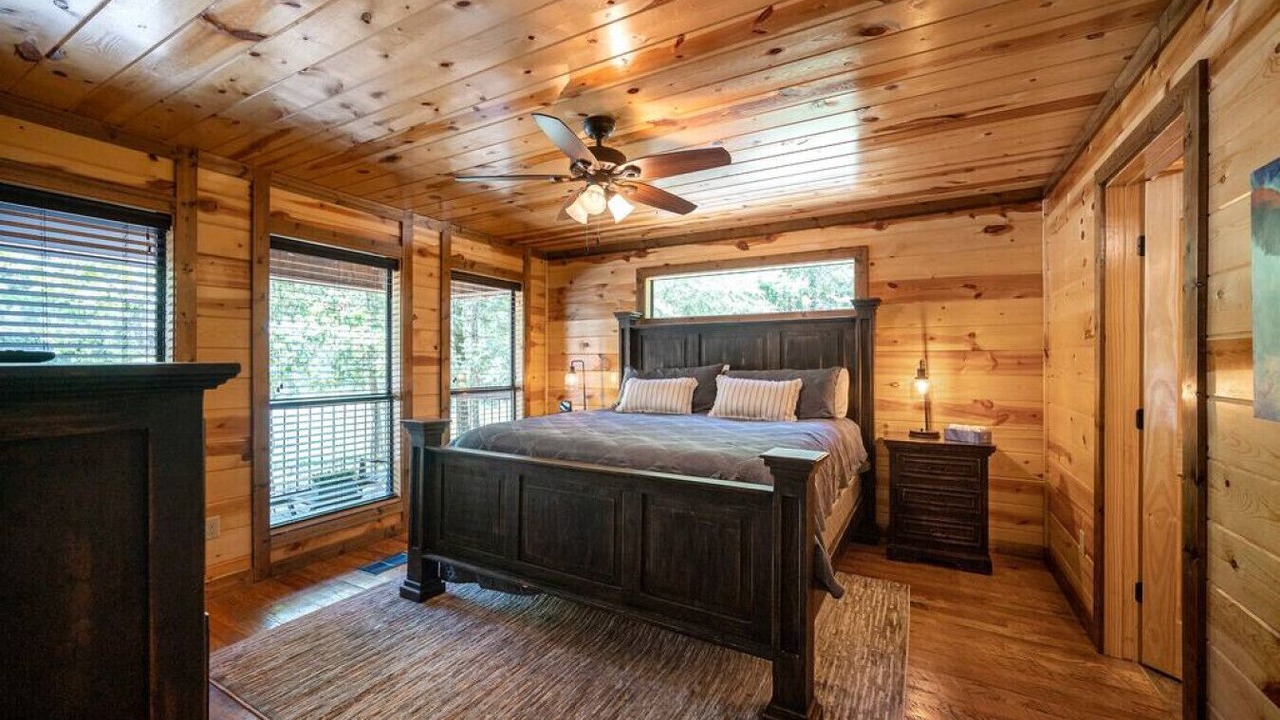 Photo of Bedroom in Broken Bow