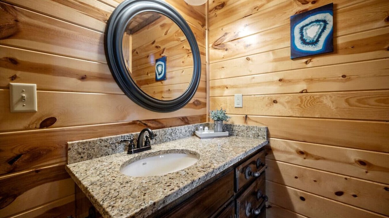 Photo of Bathroom in Broken Bow