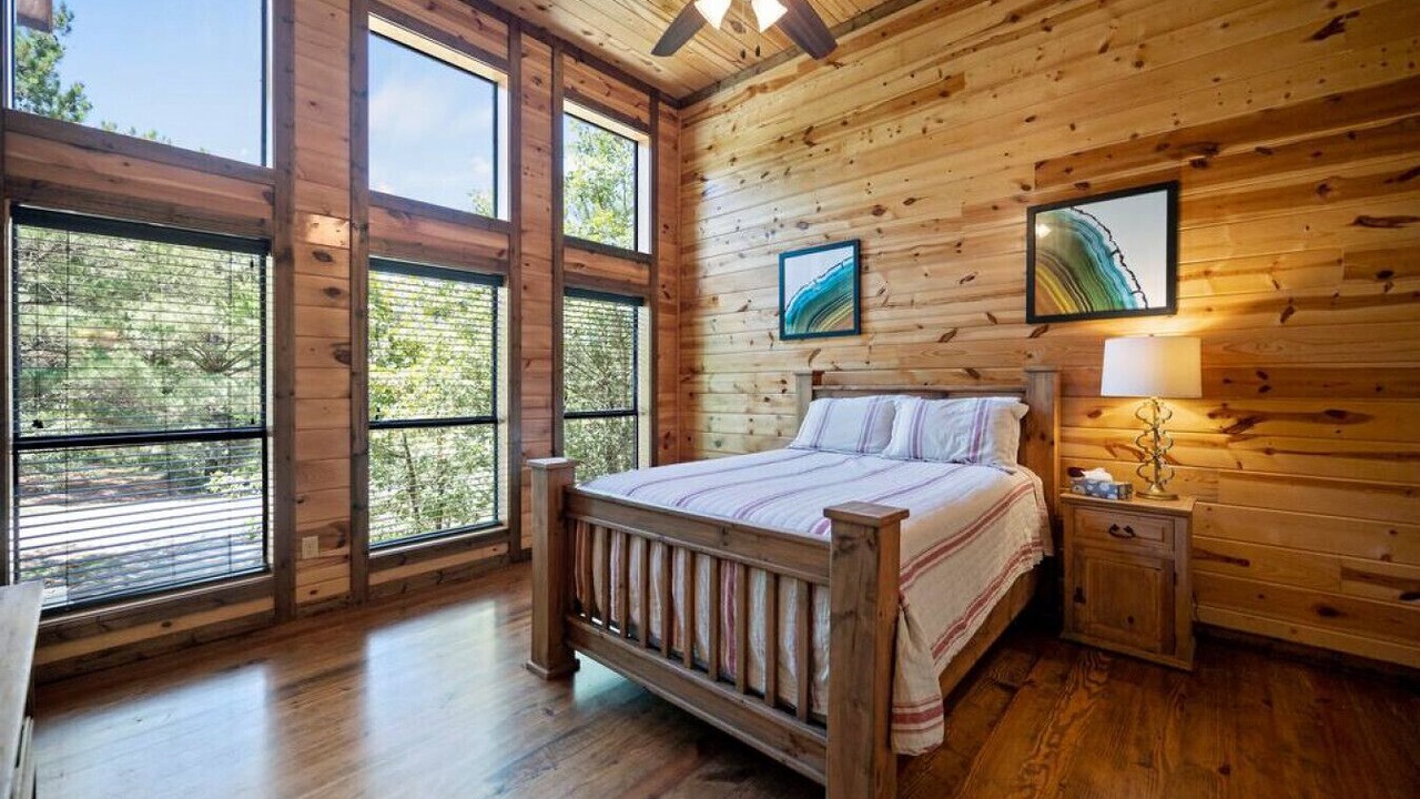 Photo of Bedroom in Broken Bow