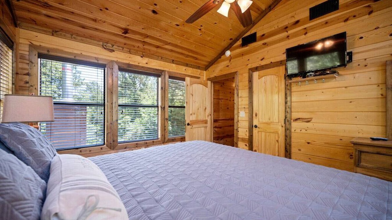 Photo of Bedroom in Broken Bow