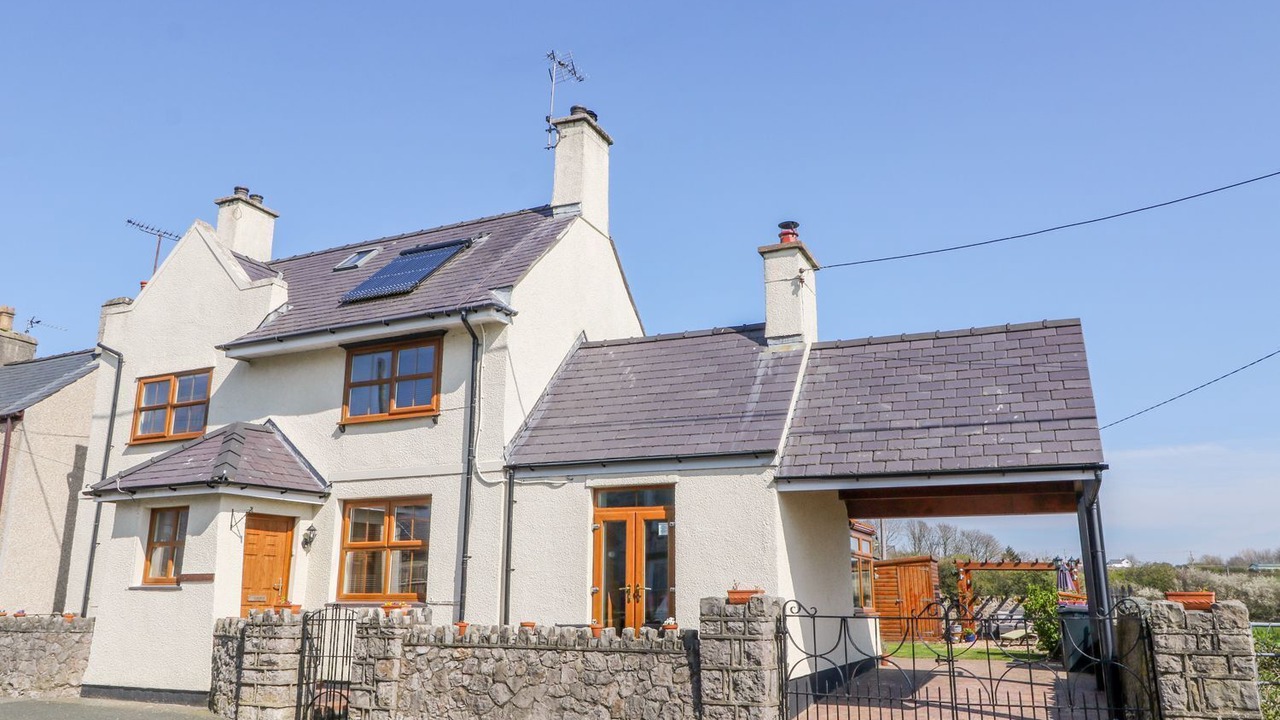 Photo of Outdoor in Newborough