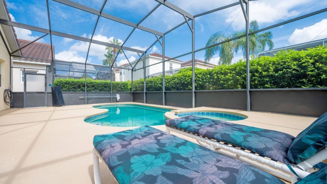 Photo of Outdoor in Lake Davenport Estates