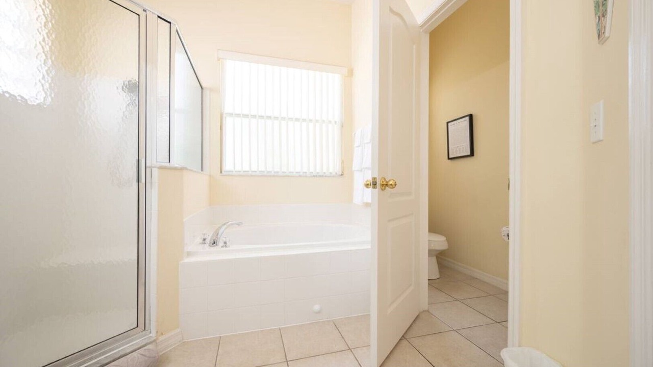 Photo of Bathroom in Lake Davenport Estates