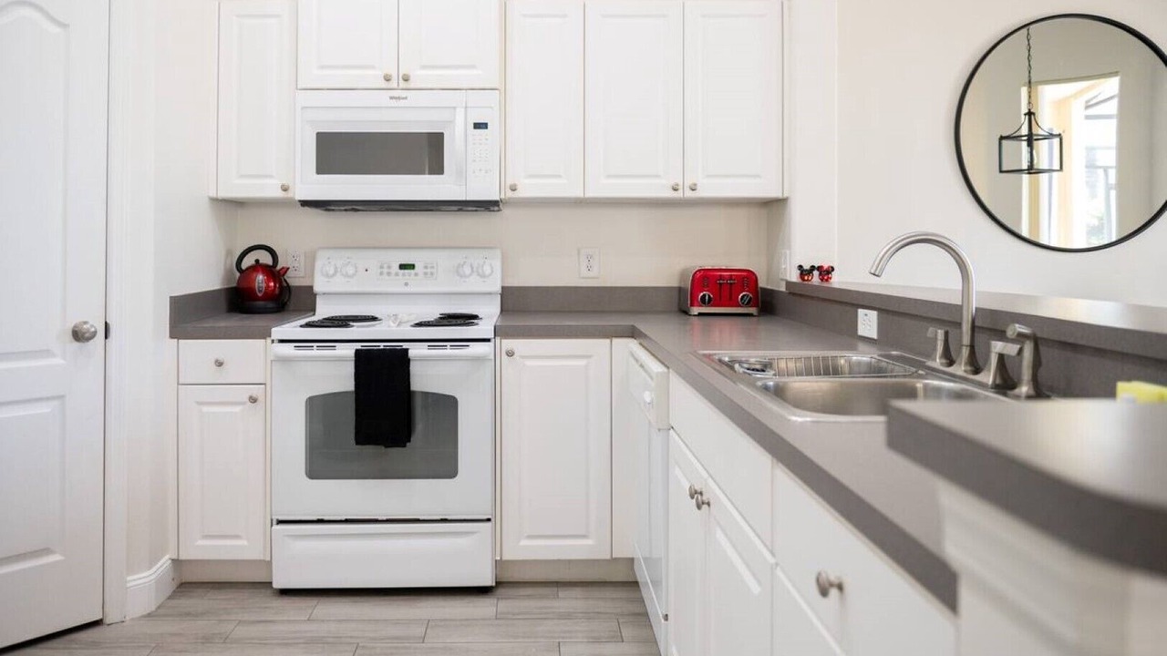 Photo of Kitchen in Lake Davenport Estates