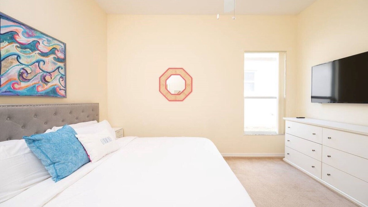 Photo of Bedroom in Lake Davenport Estates
