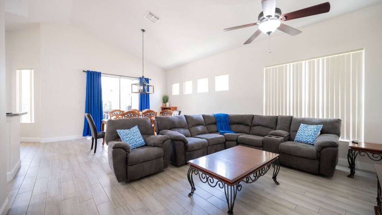Photo of Livingroom in Lake Davenport Estates