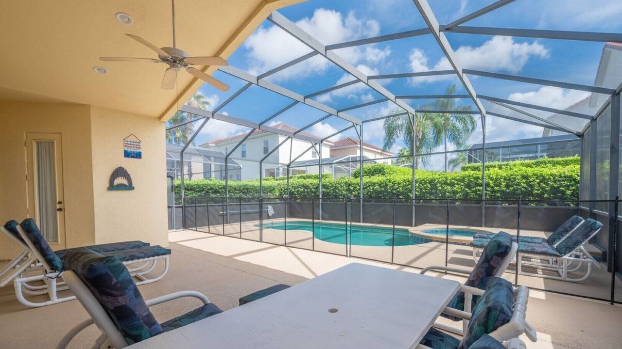Photo of Outdoor in Lake Davenport Estates