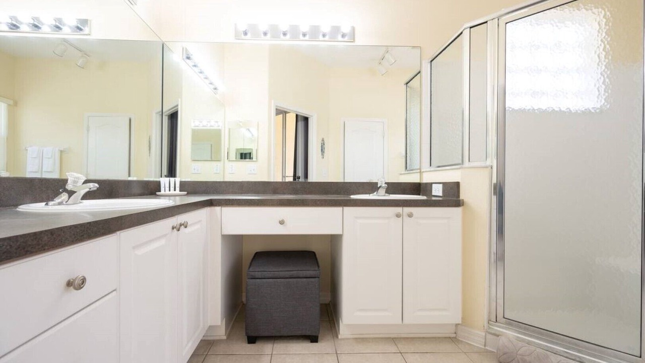 Photo of Bathroom in Lake Davenport Estates