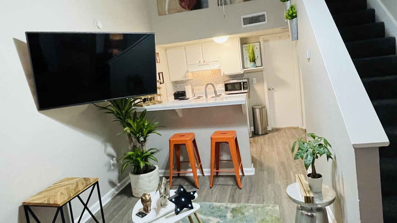 Photo of Livingroom in Central Arlington