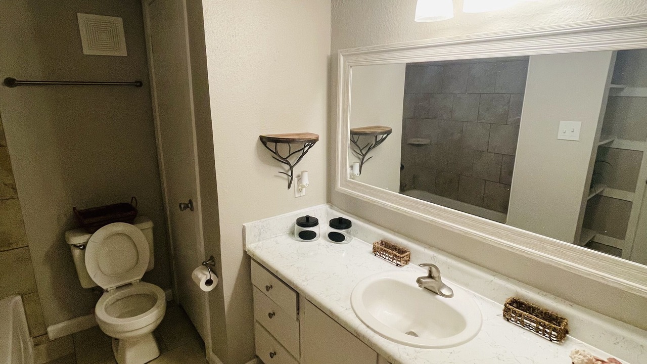 Photo of Bathroom in Central Arlington
