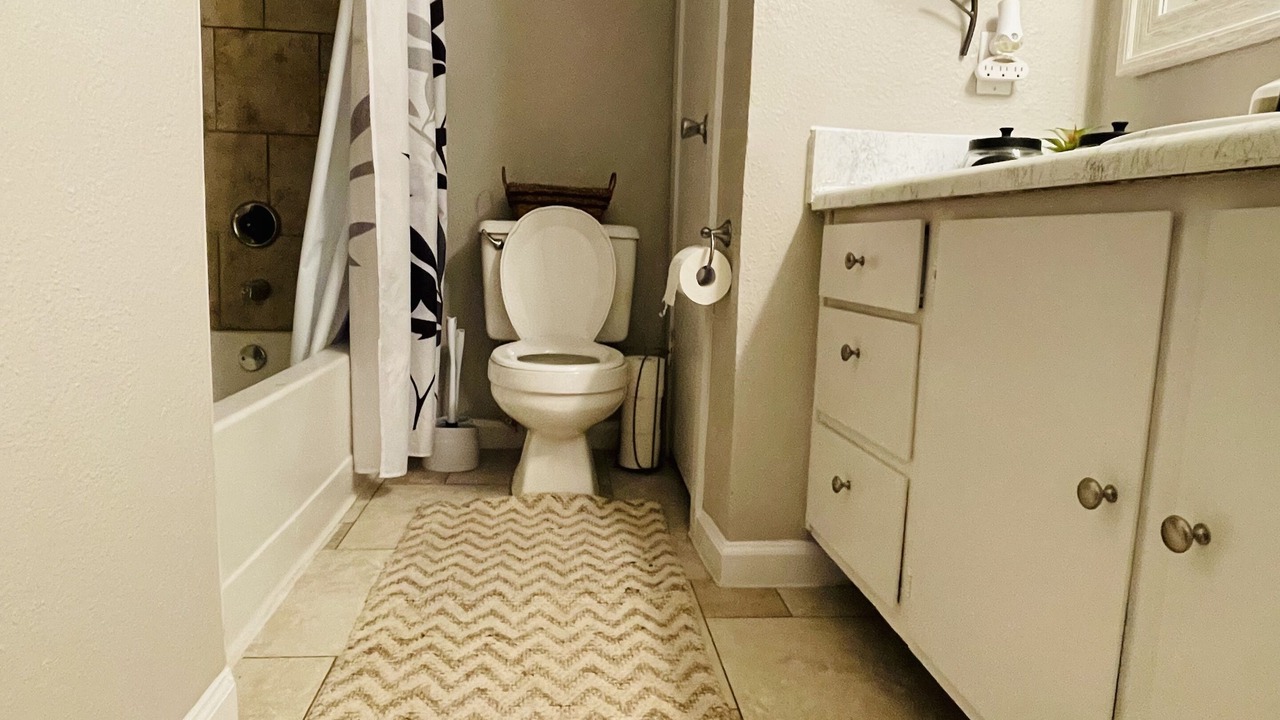 Photo of Bathroom in Central Arlington