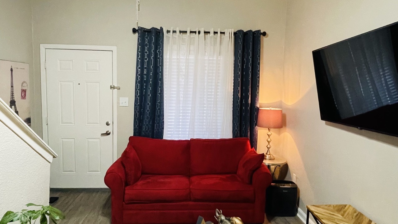 Photo of Livingroom in Central Arlington
