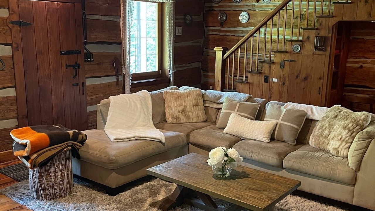 Photo of Livingroom in Caledon