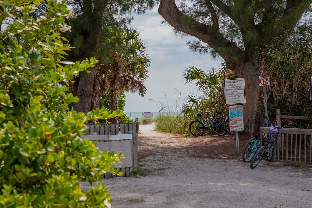 Photo of Others in Anna Maria