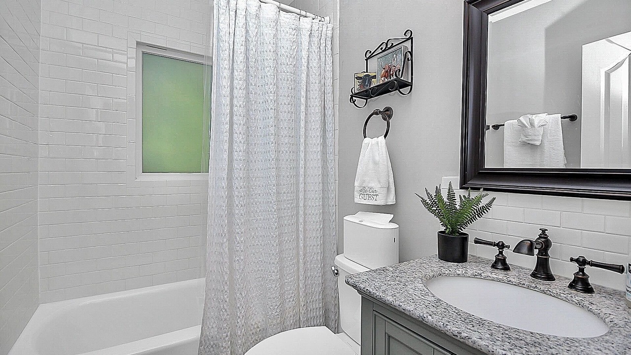 Photo of Bathroom in Mount Mourne