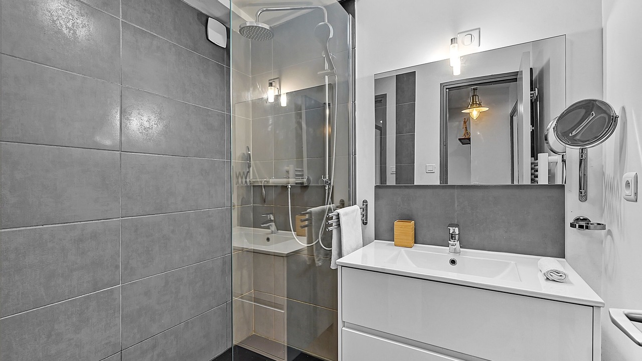 Photo of Bathroom in Carmes