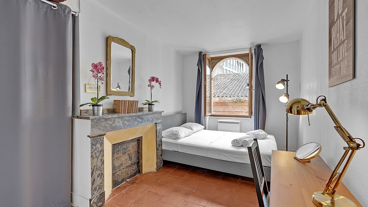 Photo of Bedroom in Carmes