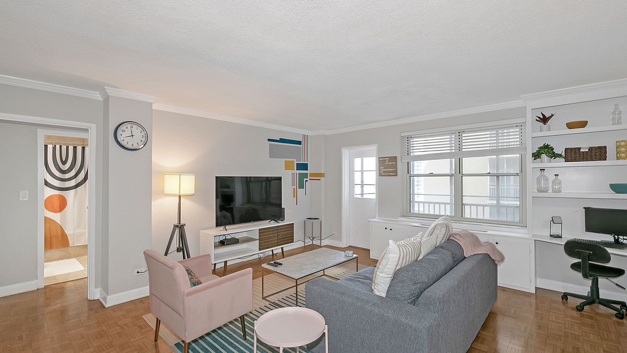 Photo of Livingroom in Peachtree Center