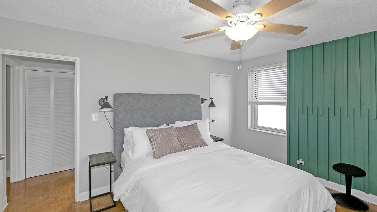 Photo of Bedroom in Peachtree Center