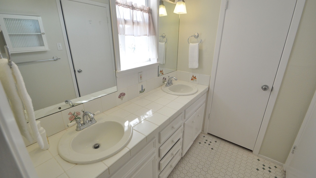 Photo of Bathroom in Highland Lake Estates