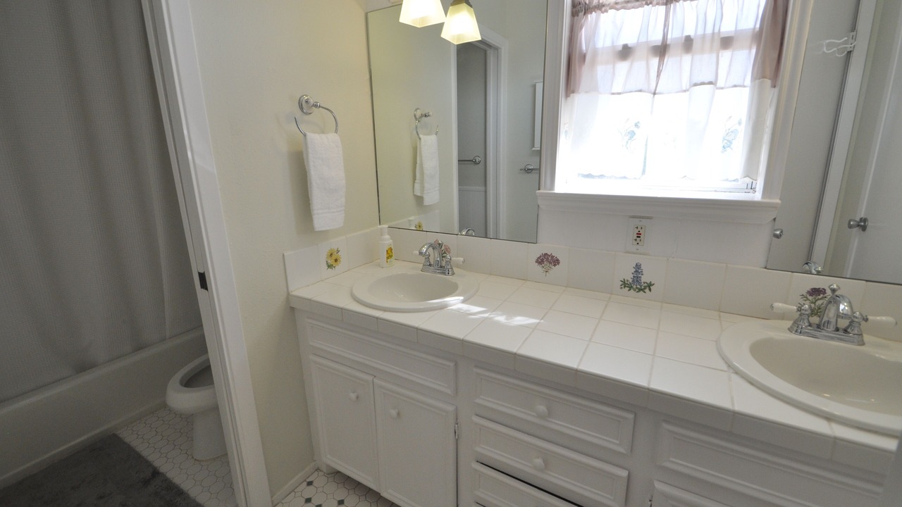 Photo of Bathroom in Highland Lake Estates