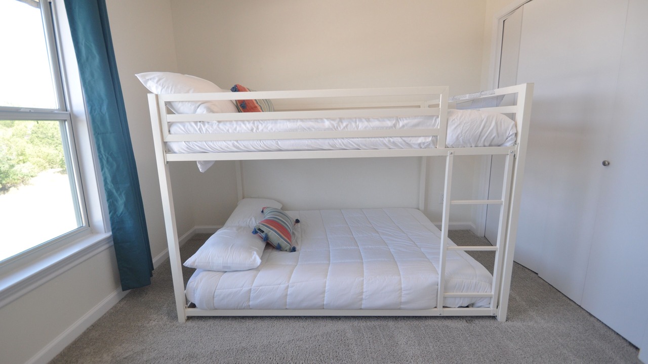 Photo of Bedroom in Highland Lake Estates