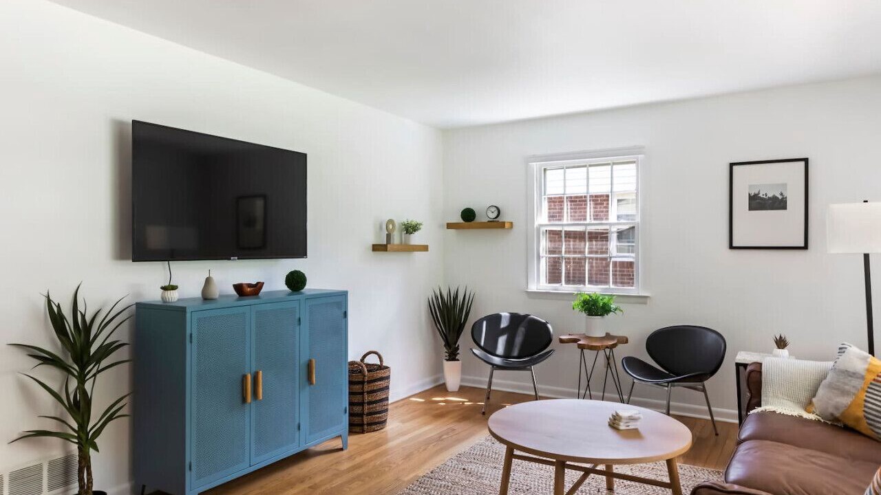 Photo of Livingroom in East Raleigh