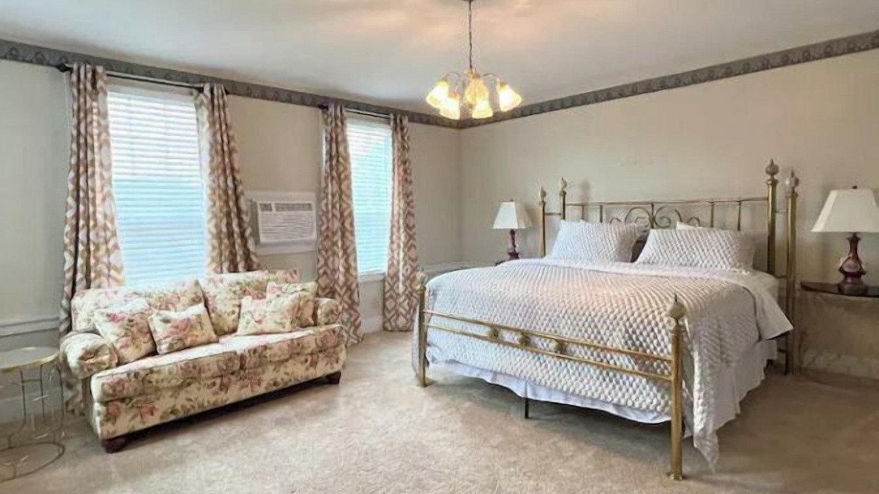 Photo of Bedroom in Mathews