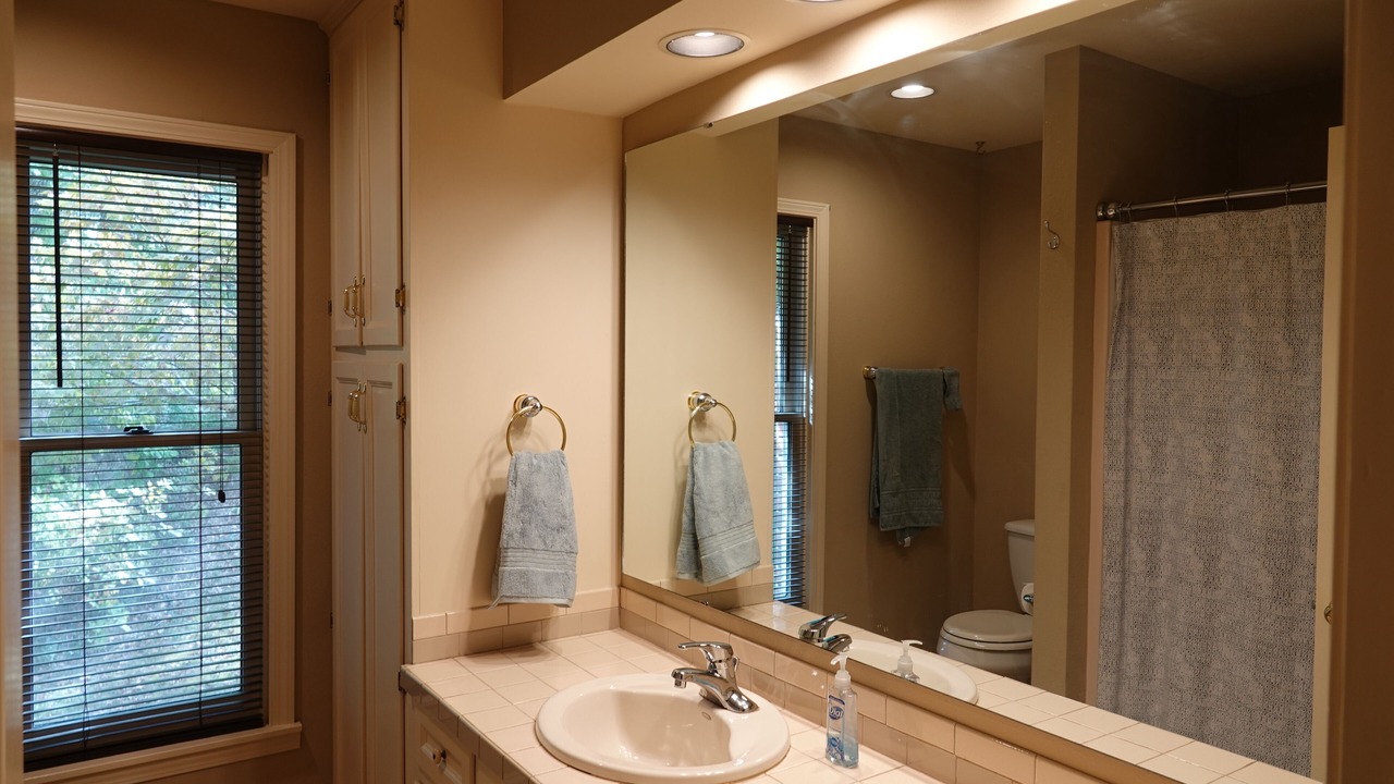 Photo of Bathroom in Mount Ida
