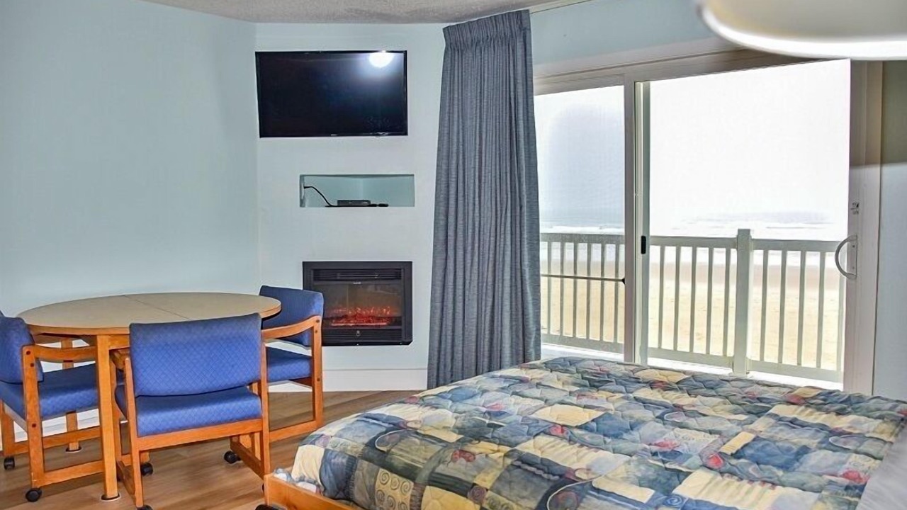 Photo of Bedroom in Rockaway Beach