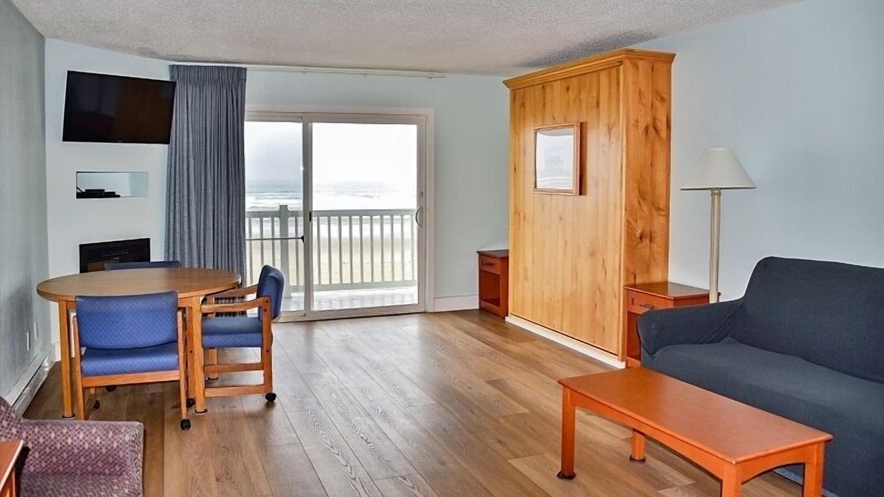 Photo of Bedroom in Rockaway Beach