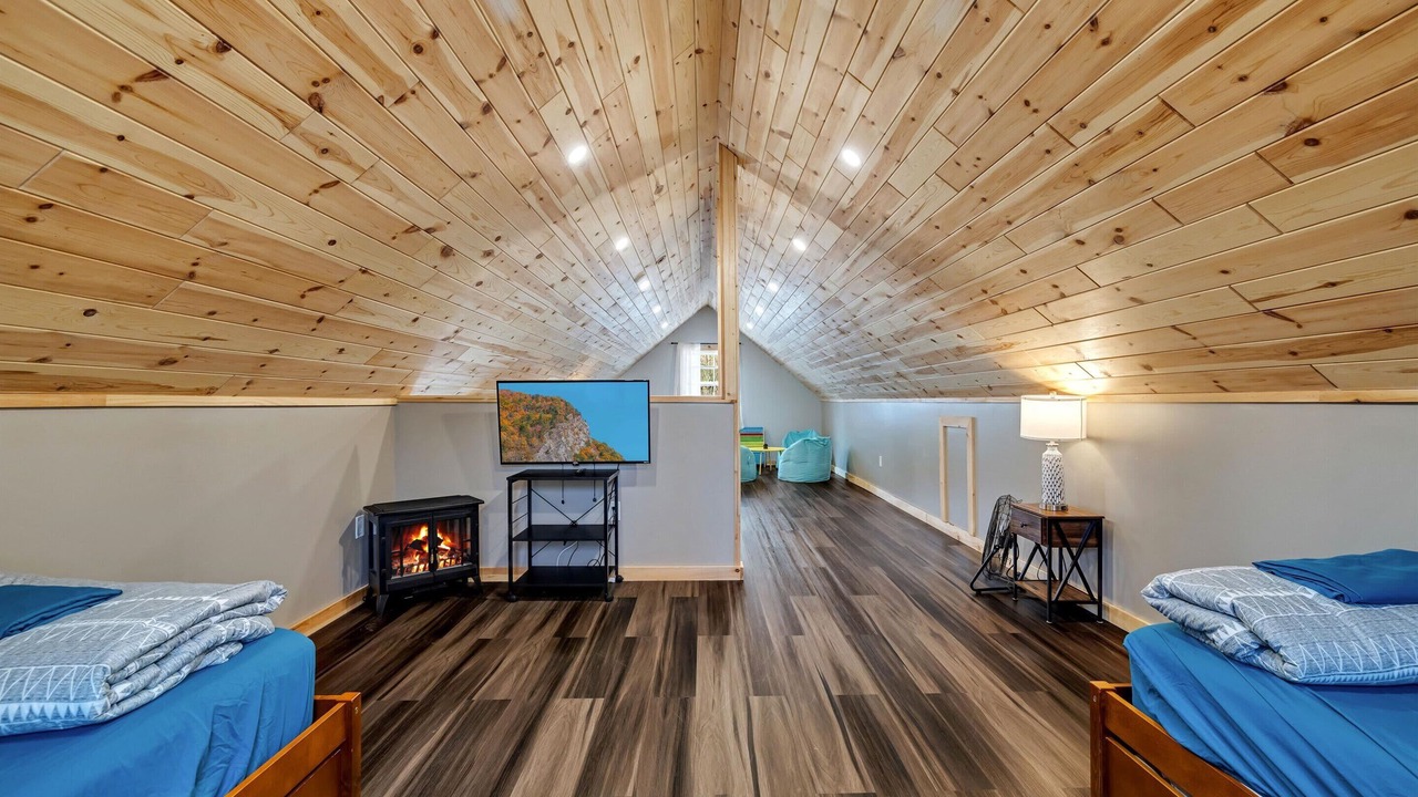 Photo of Others in Mount Pocahontas