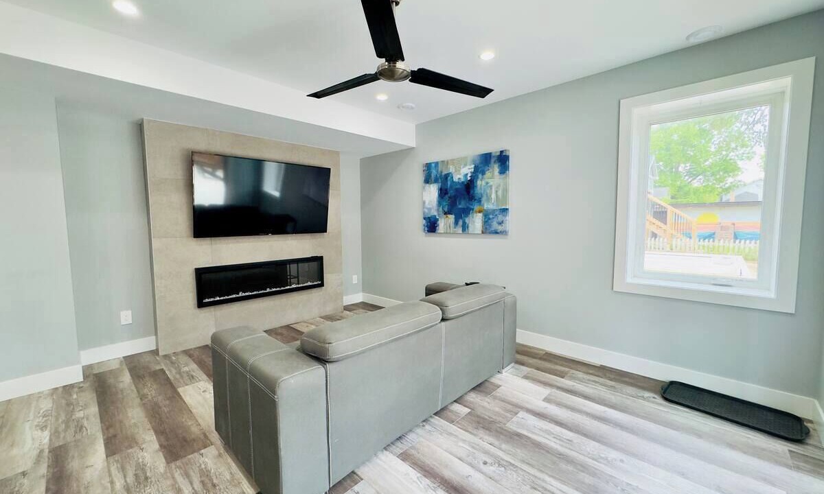 Photo of Livingroom in Grand Bend