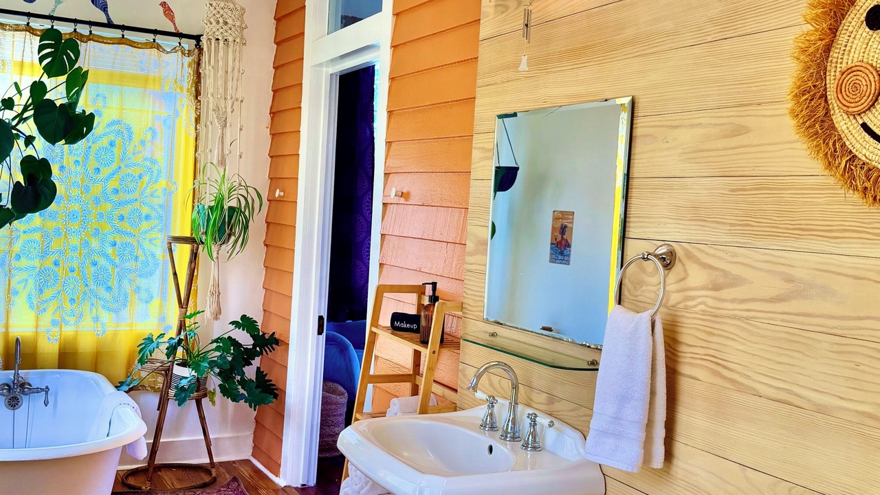 Photo of Bathroom in Beauregard Town Historic District