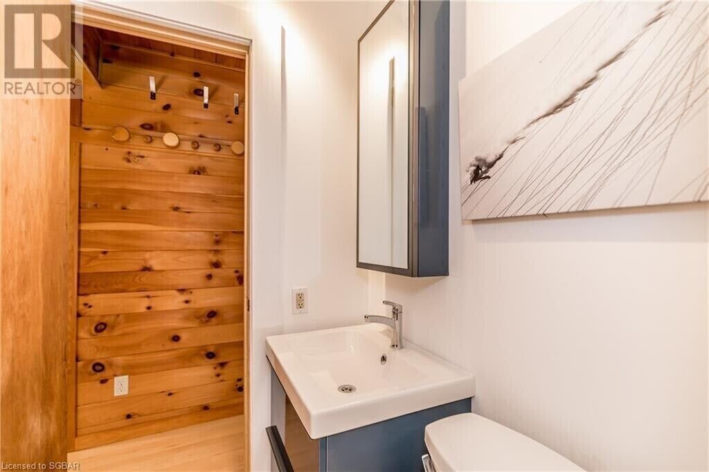 Photo of Bathroom in Oro-Medonte