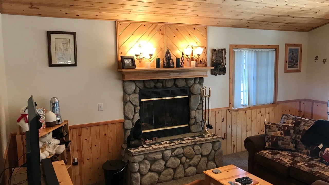 Photo of Livingroom in Summit Estates
