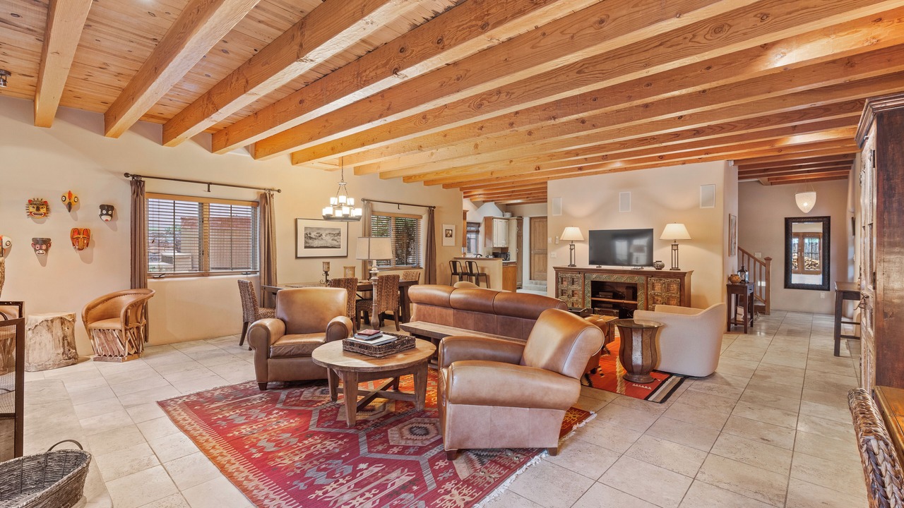 Photo of Livingroom in Historic Eastside