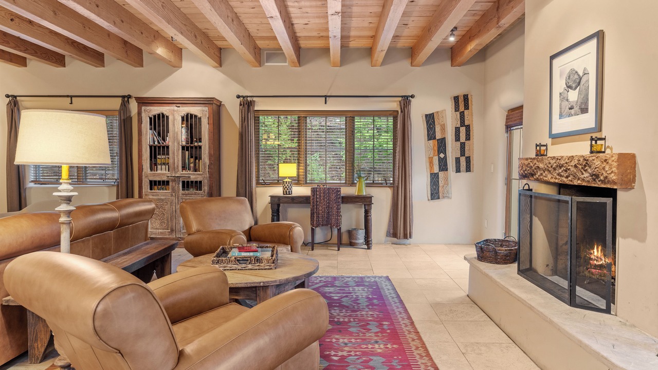 Photo of Livingroom in Historic Eastside