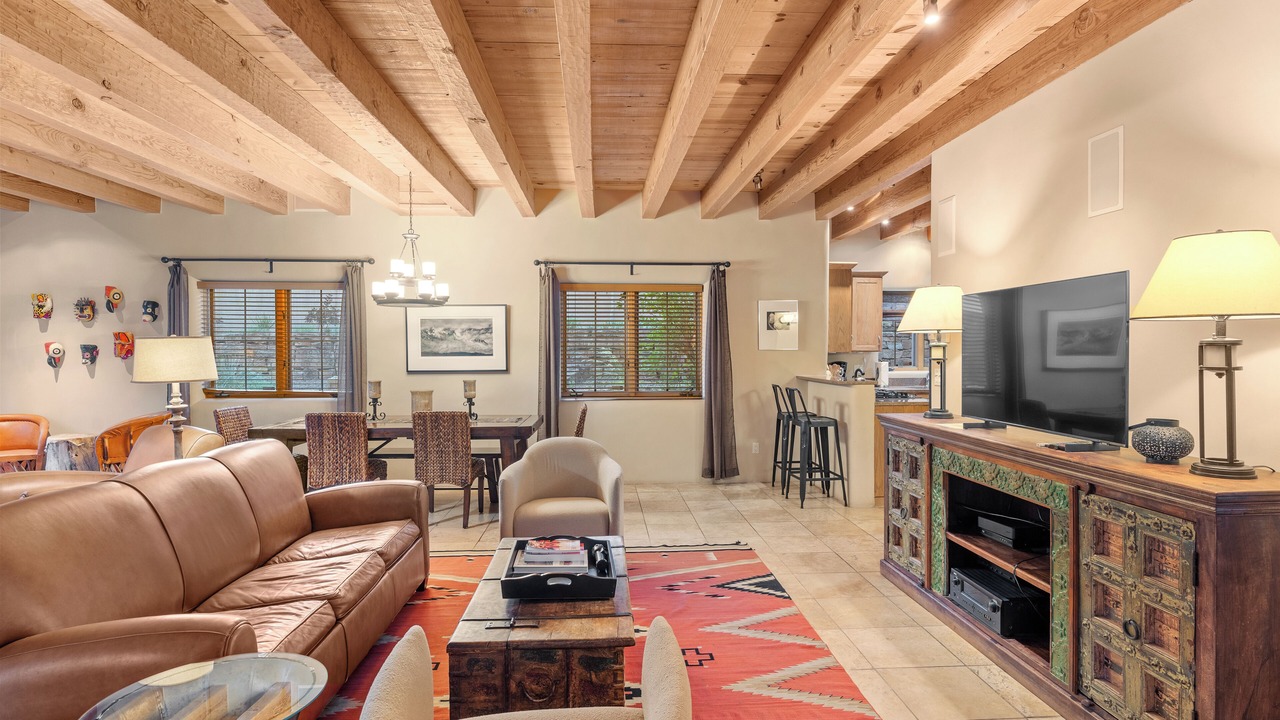 Photo of Livingroom in Historic Eastside