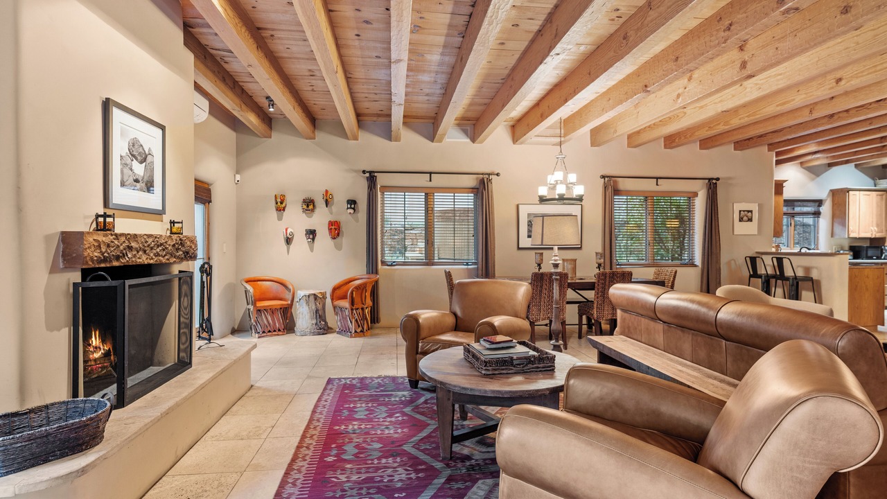 Photo of Livingroom in Historic Eastside