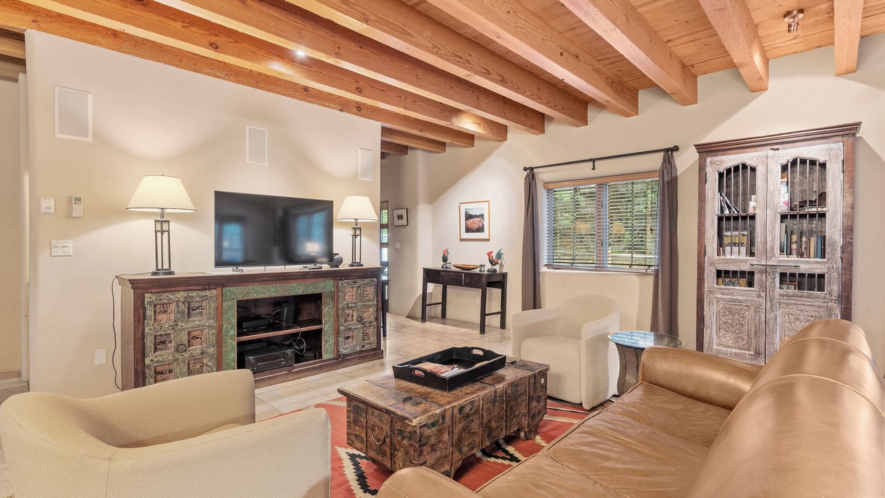 Photo of Livingroom in Historic Eastside