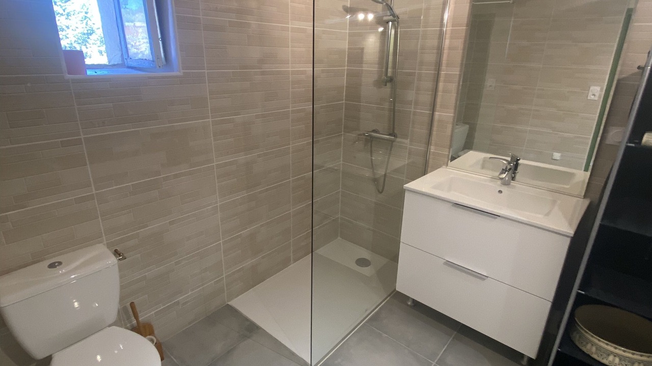 Photo of Bathroom in Orthoux-Serignac-Quilhan